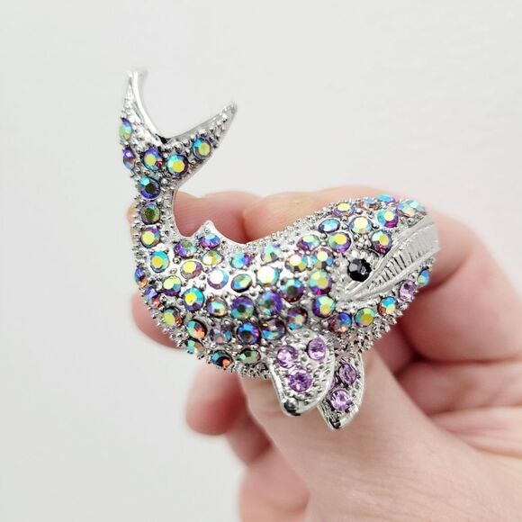Brand New Silver Whale Colours Rhinestone Brooch Pin - Picture 3 of 9